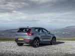 Volvo XC40 T5 Plug-in Hybrid Inscription 2002 года (UK)
